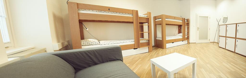 Hostel Folks Bratislava Cameră foto